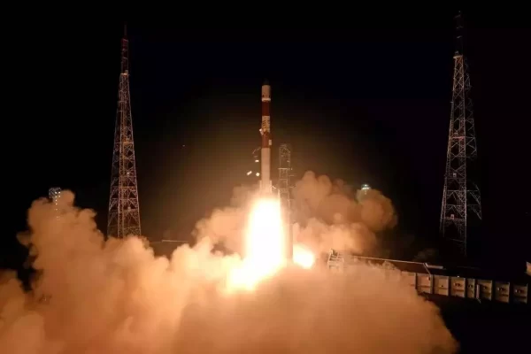 ISRO Spadex Mission : स्पैडेक्स मिशन की सफलतापूर्वक लॉन्चिंग, इसरो ने दिया नए साल का तोहफा